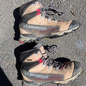 These are wonderful boots, I just got a size too small so needed to replace them